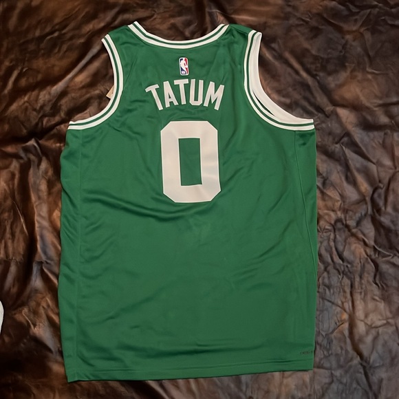 Celtics full uniform plus 2 hats - Picture 7 of 15